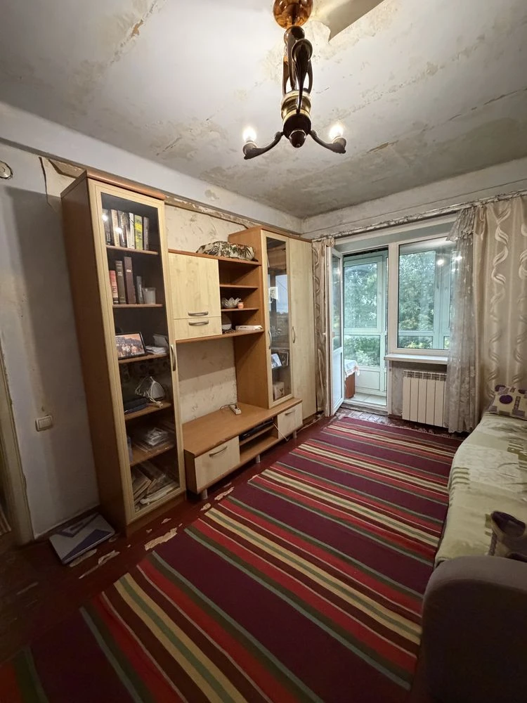 Продам 3-кімнатну квартиру в Камянському, проспект Василя Стуса