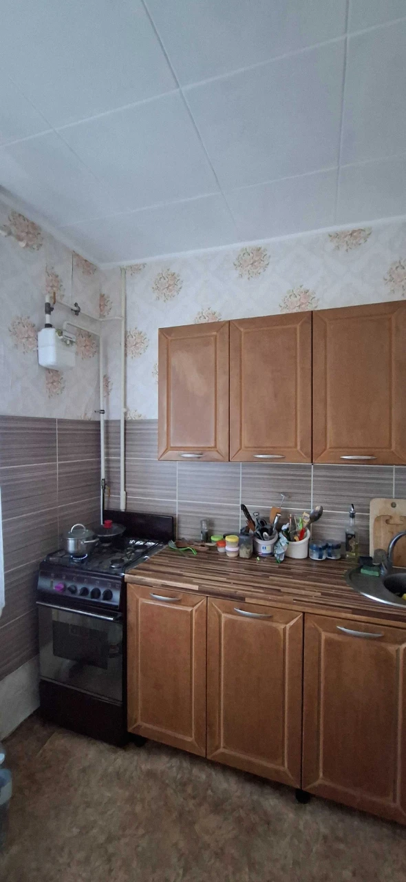 Продається 1-комнатная квартира в 11 микрорайоне, 4 этаж из 9