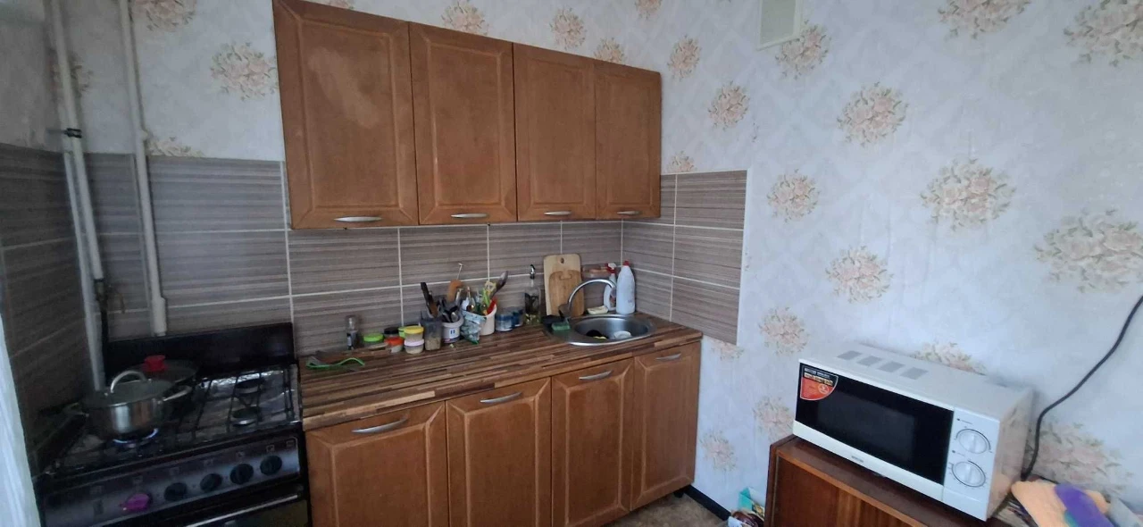 Продається 1-комнатная квартира в 11 микрорайоне, 4 этаж из 9