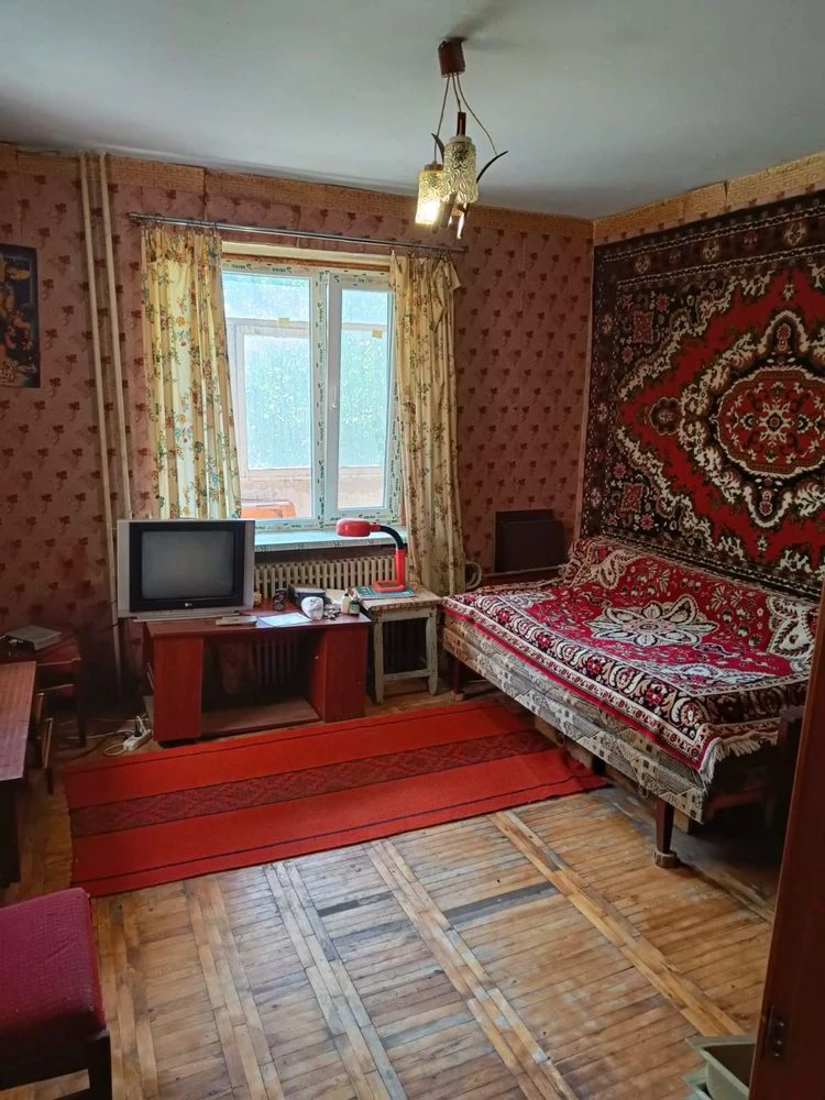 Продам 3-комн.квартиру, центр Левого Берега
