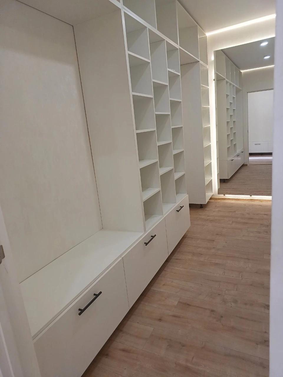 Продажа 2-комн. кв. Центр. Сталинка 37000$