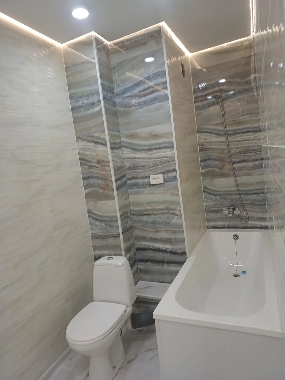 Продажа 2-комн. кв. Центр. Сталинка 37000$