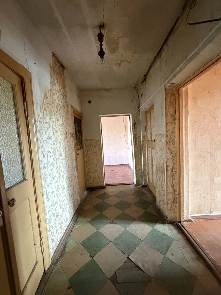 3-room apartment for renovation