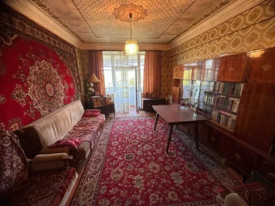 Интересная в центре, сталинка