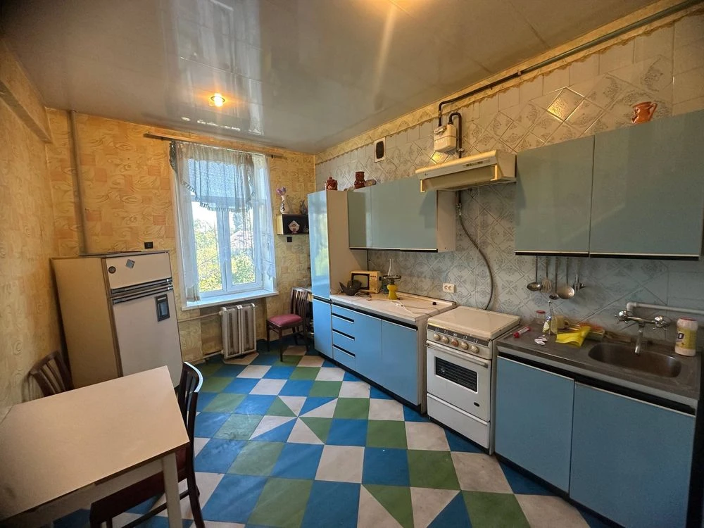 Интересная в центре, сталинка
