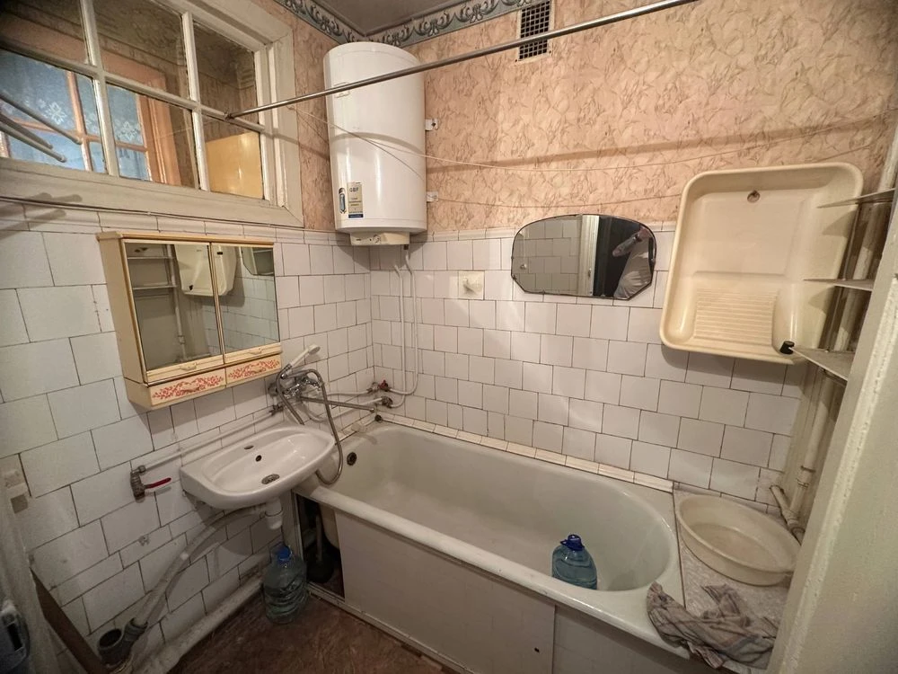 Интересная в центре, сталинка