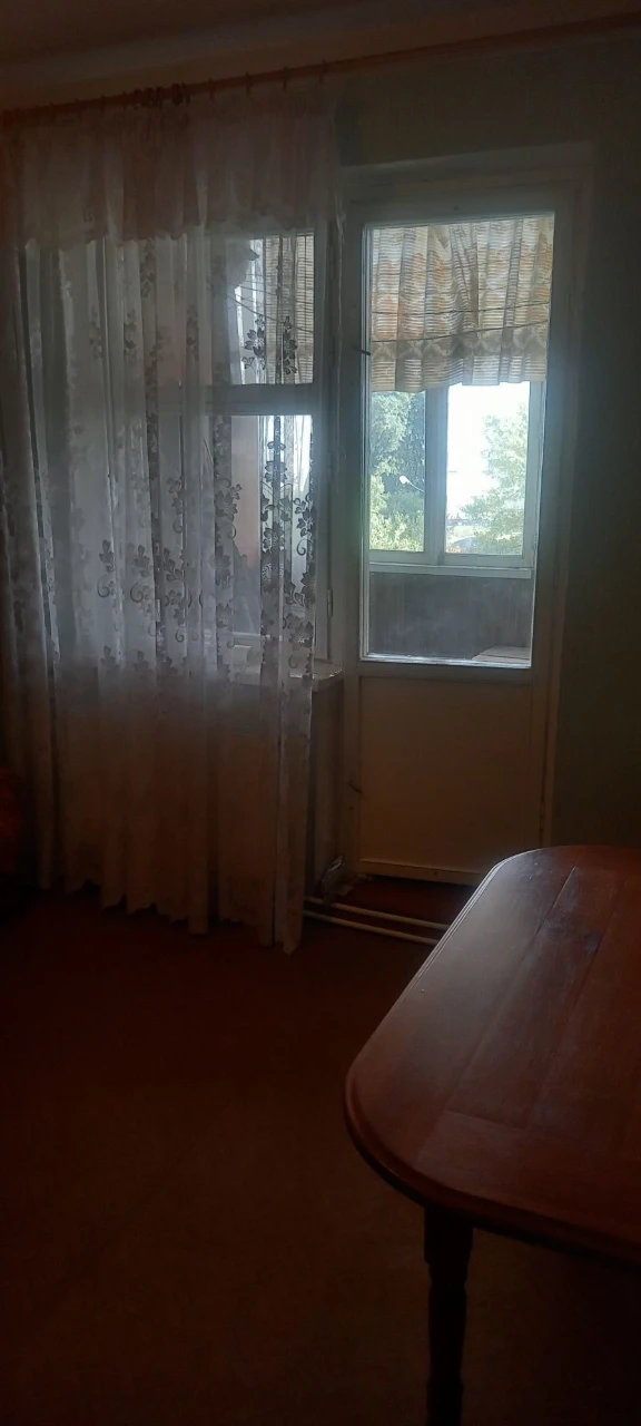 Продам 3ёх.к.кв.Л.Б.5мик.4/9 72м² АО газ
