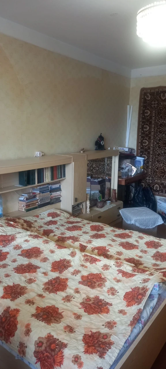 Продам 3ёх.к.кв.Л.Б.5мик.4/9 72м² АО газ
