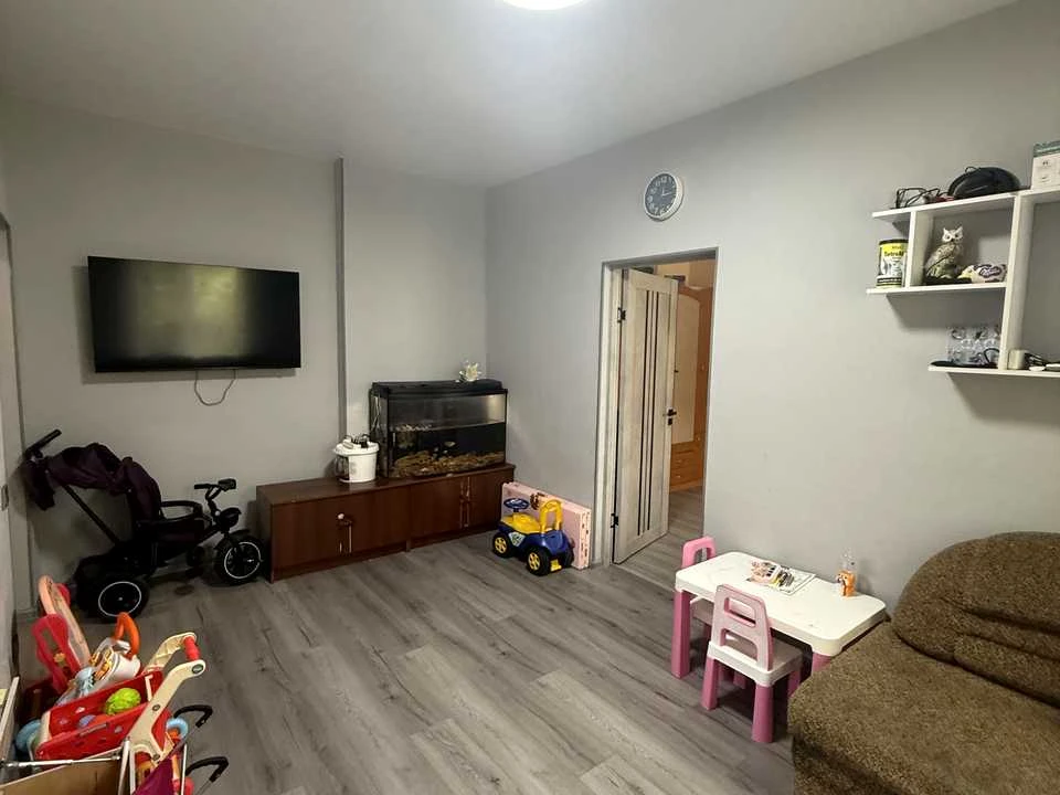 Apartment. Avondong, Відродження просп.