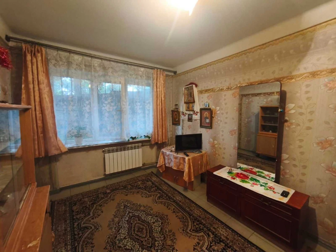 Продам 2-х комнатную рядом с центром, Ira