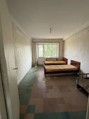 For Sale: 2-bedroom apartment for renovation in a good area