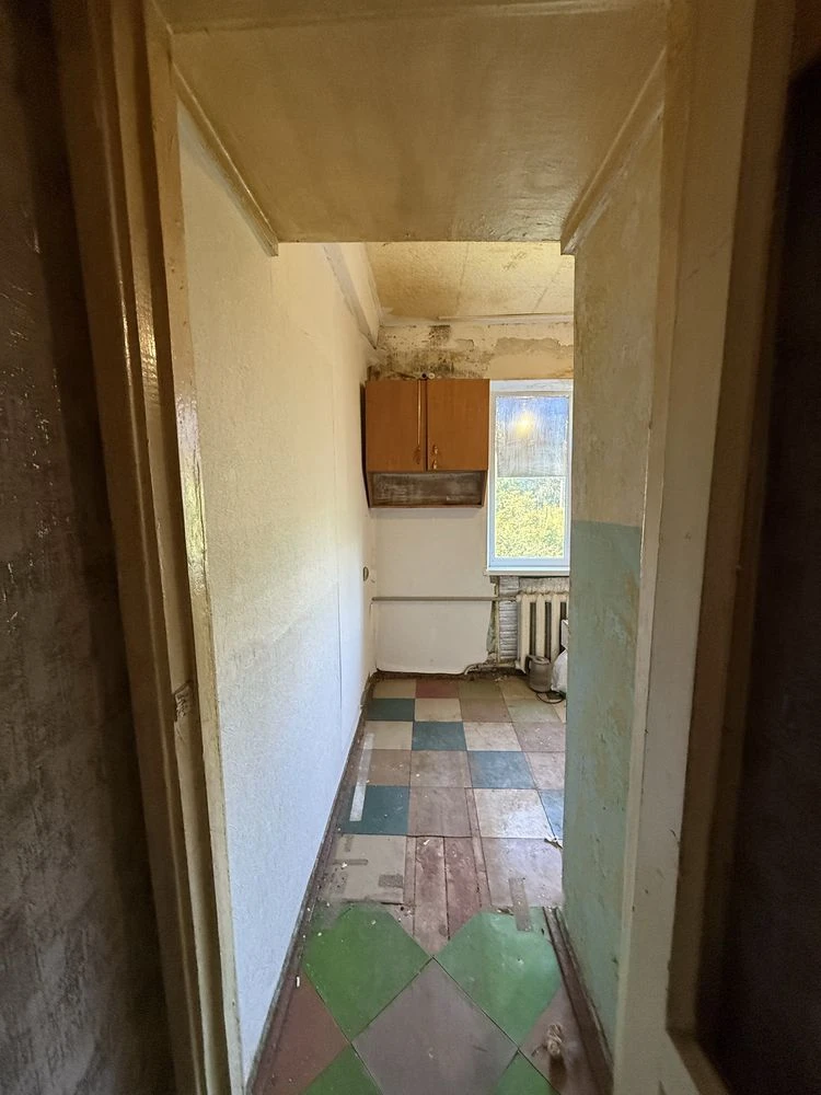 For Sale: 2-bedroom apartment for renovation in a good area