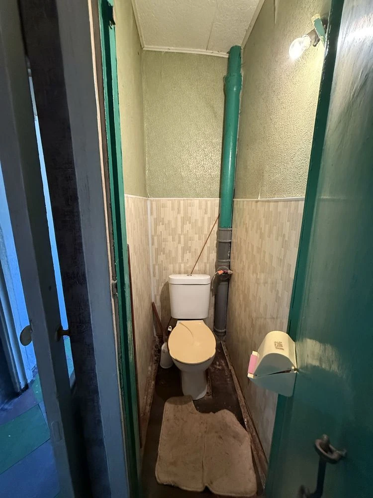 For Sale: 2-bedroom apartment for renovation in a good area