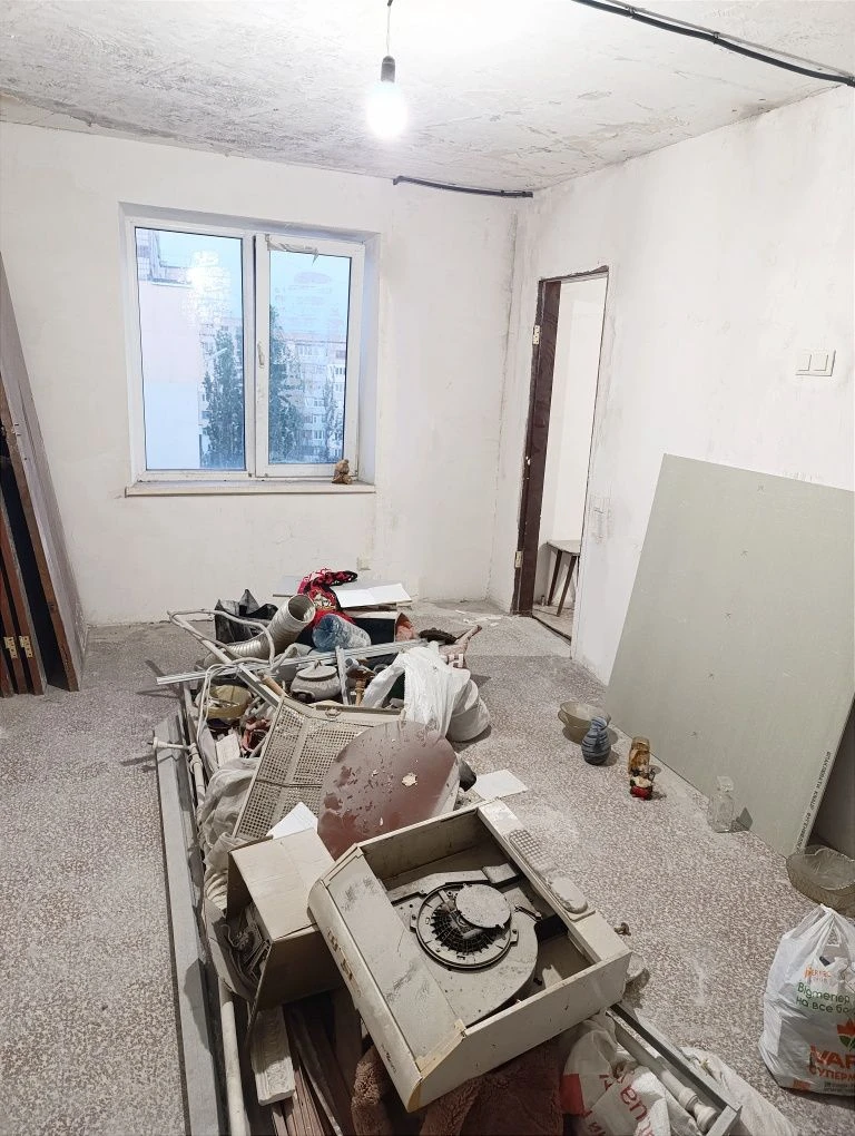 For Sale: Apartment in a Residential Area.