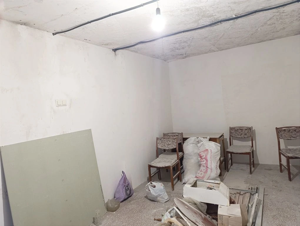 For Sale: Apartment in a Residential Area.