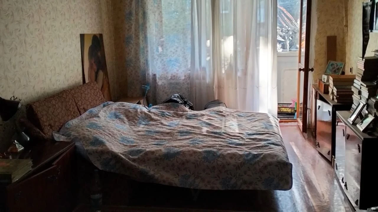 Продам 2-ком.квартиру Черемушки  р-н Украины.