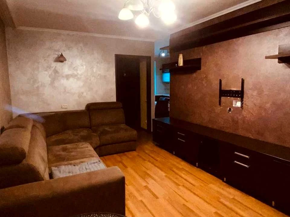 Apartment. Serhiy Slytsarenka Street, Kamianche