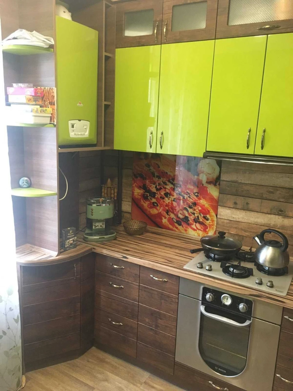 For sale: 2-bedroom apartment with gas boiler in the center