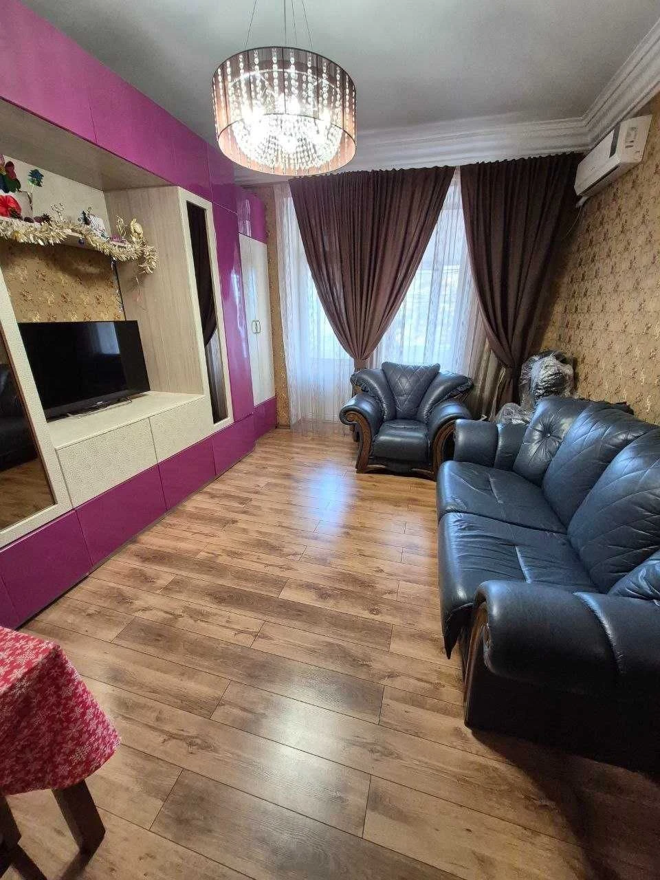 For sale: 2-bedroom apartment with gas boiler in the center