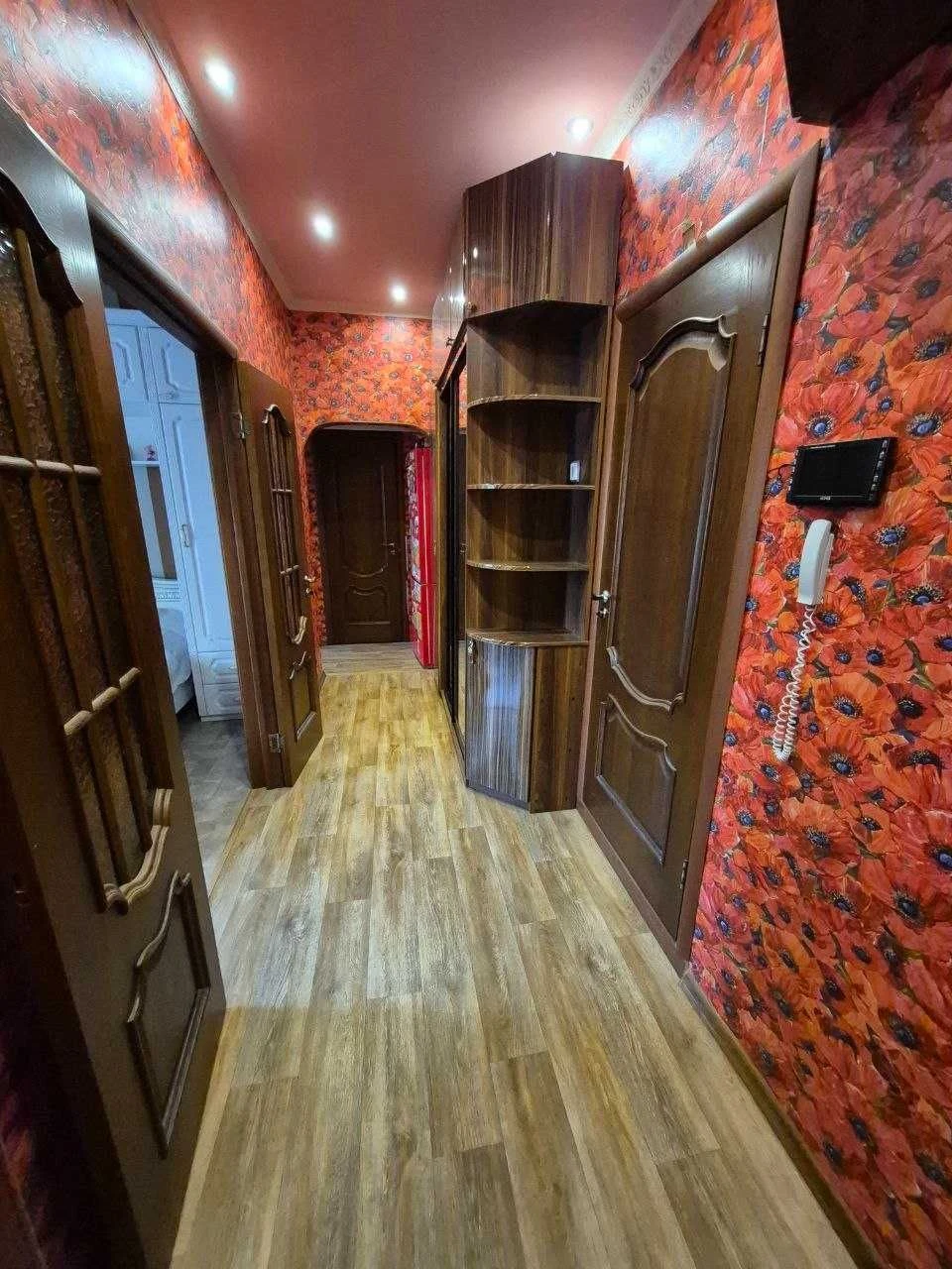For sale: 2-bedroom apartment with gas boiler in the center