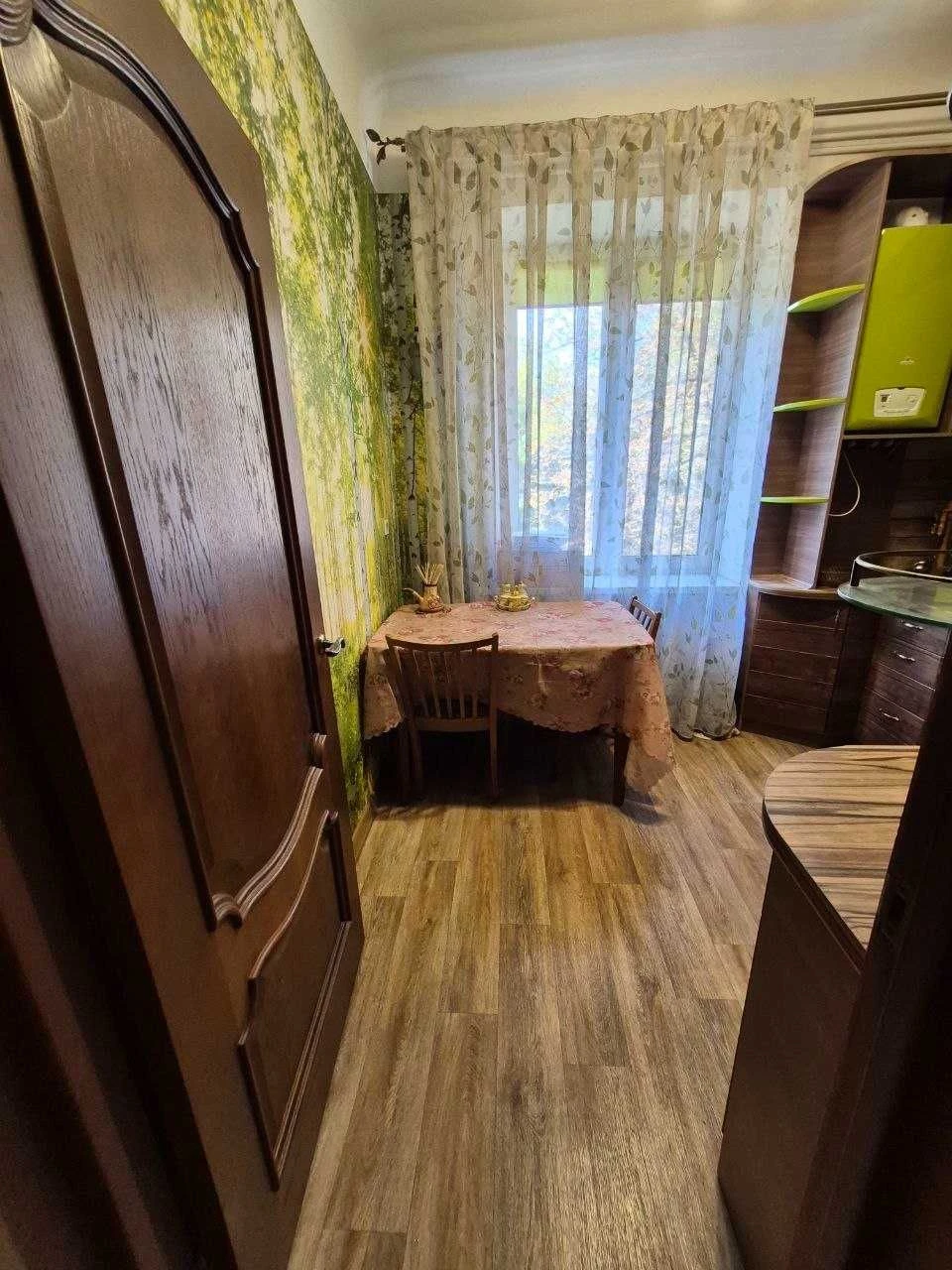 For sale: 2-bedroom apartment with gas boiler in the center