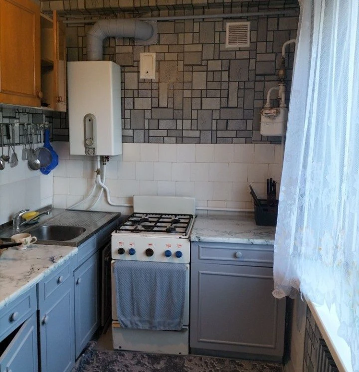 For sale 4-room apartment on 8th of March