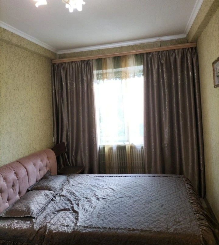 For sale 4-room apartment on 8th of March