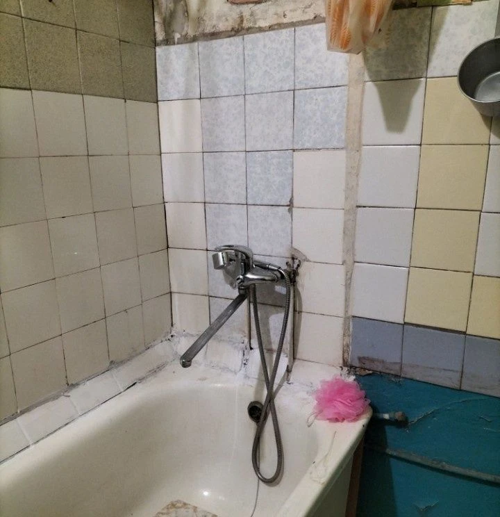 For sale 4-room apartment on 8th of March