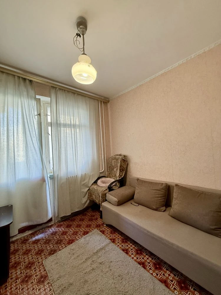 For sale, 3-bedroom apartment in microdistrict 10, Left Bank