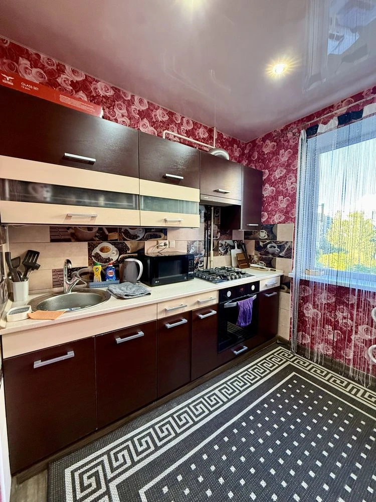 For sale, 3-bedroom apartment in microdistrict 10, Left Bank