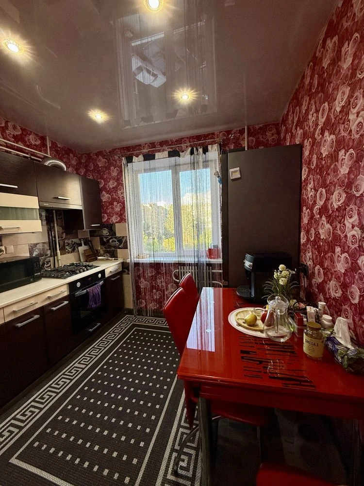 For sale, 3-bedroom apartment in microdistrict 10, Left Bank