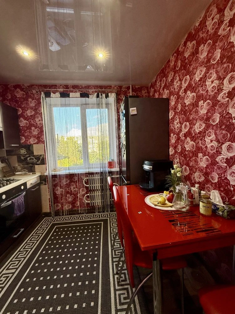 For sale, 3-bedroom apartment in microdistrict 10, Left Bank