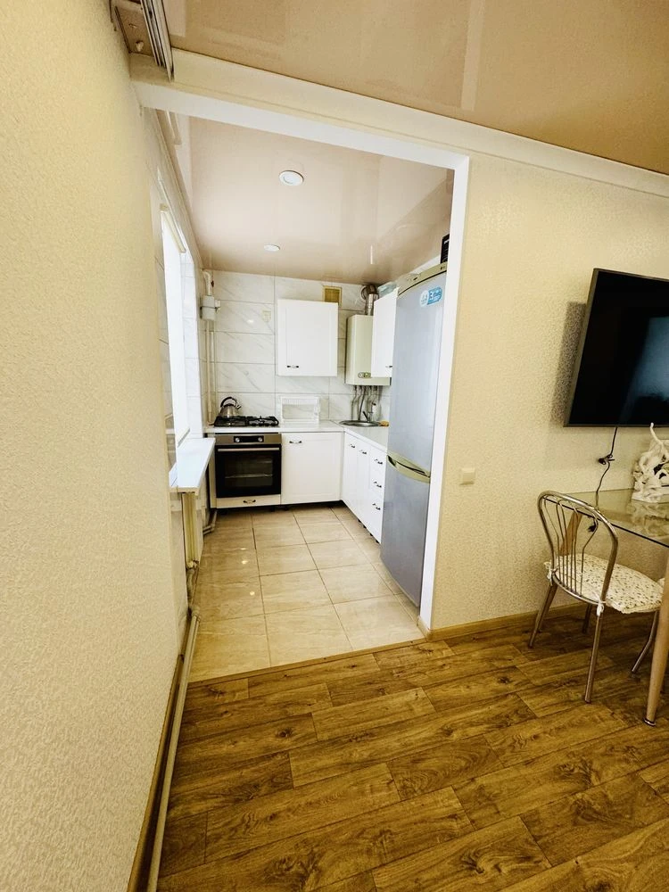For sale is a 3-room apartment, Cheremushki, Vasyla Stusa.