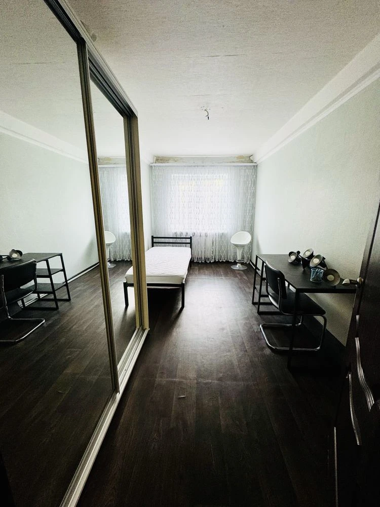 For sale is a 3-room apartment, Cheremushki, Vasyla Stusa.