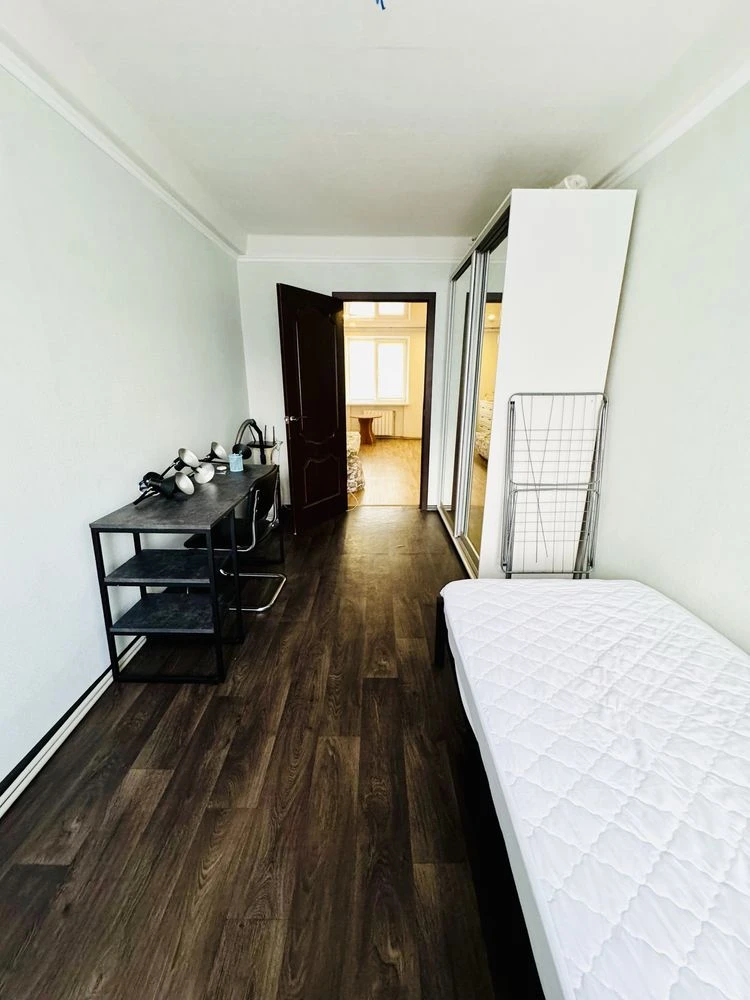 For sale is a 3-room apartment, Cheremushki, Vasyla Stusa.