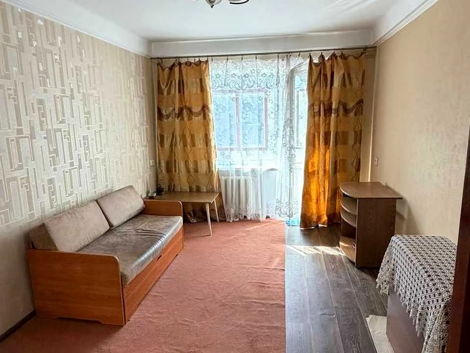 Apartment. Eugene Melnikova Street, Kam'yansk