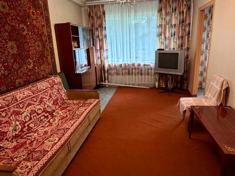 Apartment. Kam’yanske, Vasilievska St.