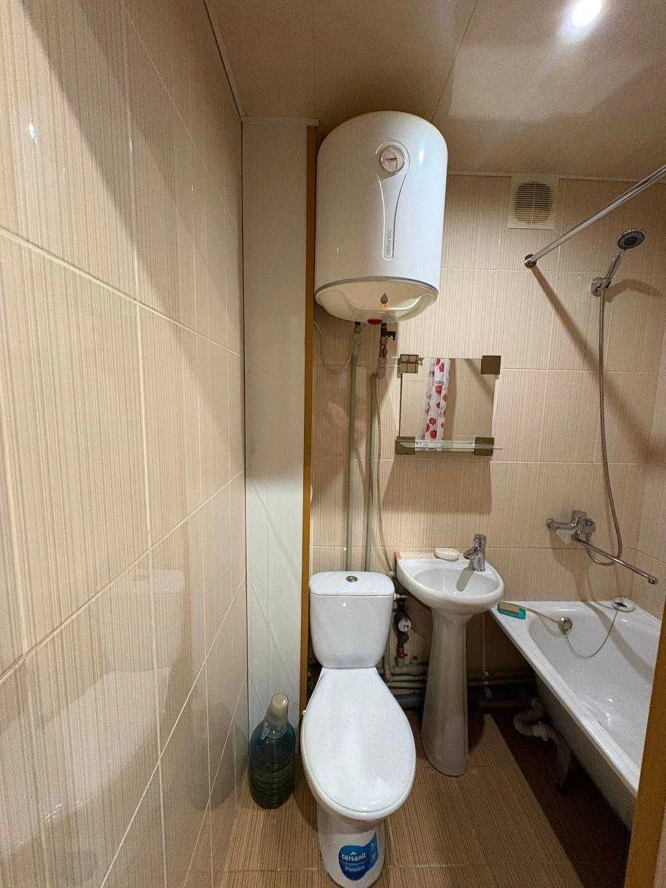 FOR SALE 1 room apartment, AO, 2/5, center - вул. Комунарна