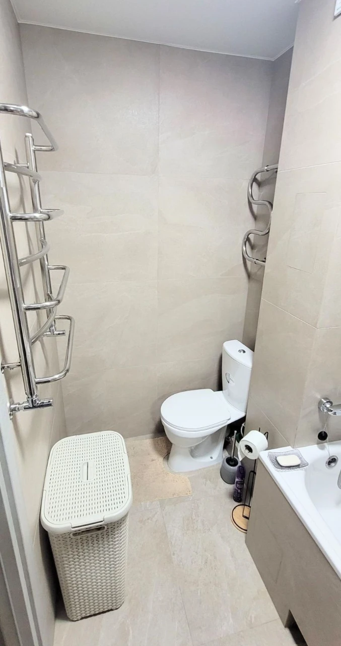 Продажа Шикарной 4ком.квартиры. Каменское 10 район  3 этаж О