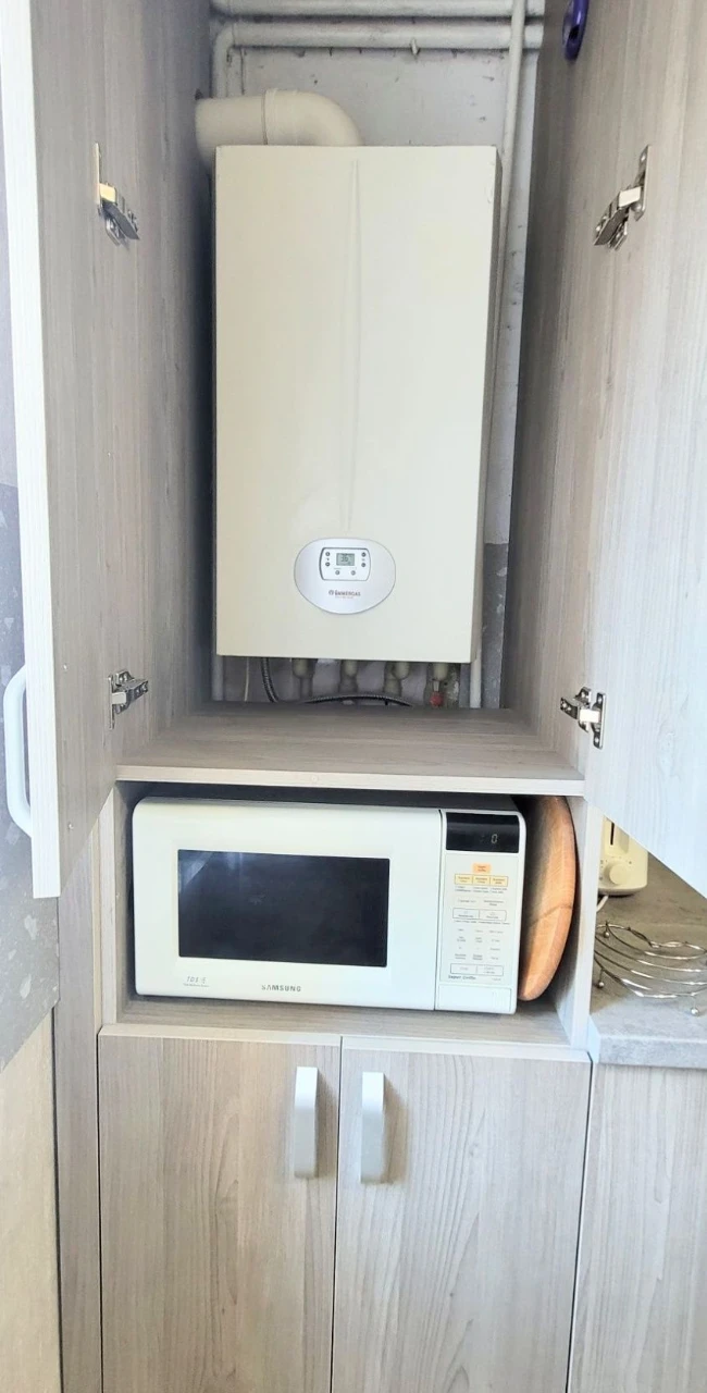 Продажа Шикарной 4ком.квартиры. Каменское 10 район  3 этаж О