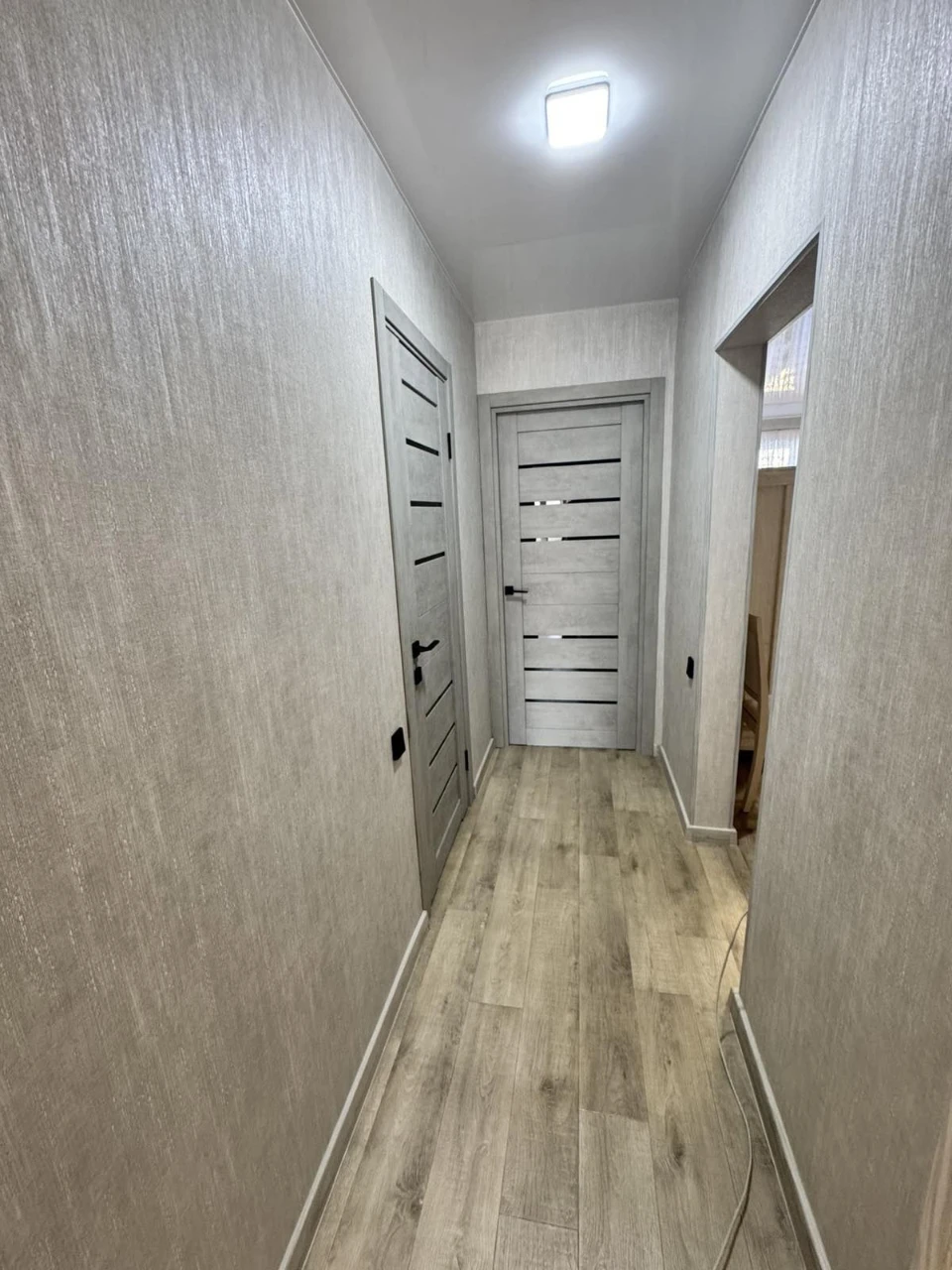 Продажа Шикарной 4ком.квартиры. Каменское 10 район  3 этаж О