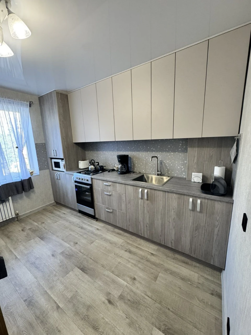 Продажа Шикарной 4ком.квартиры. Каменское 10 район  3 этаж О