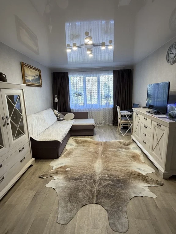 For Sale: 4-room apartment, Left Bank, 10th microdistrict with Autonomous Gas