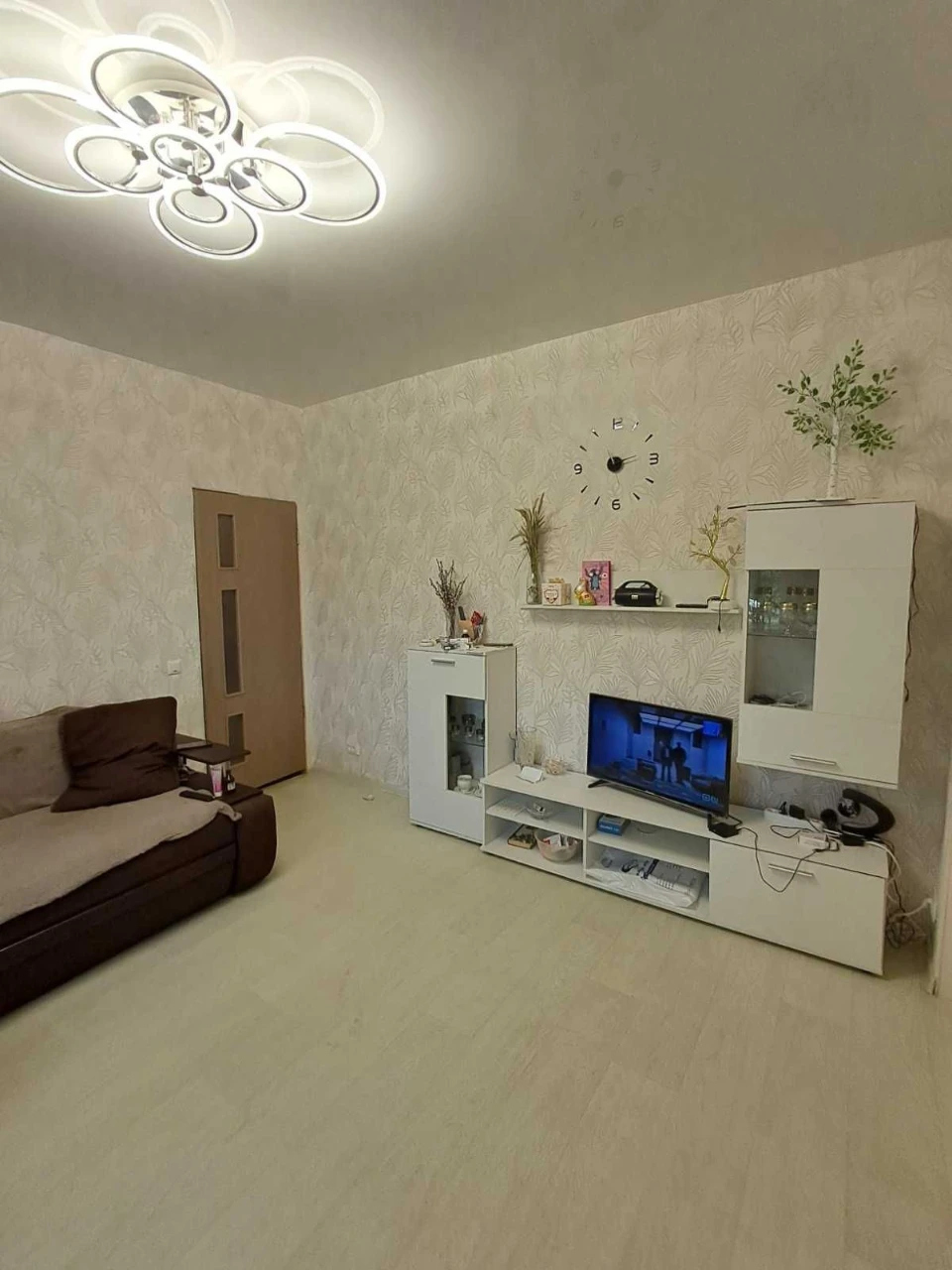 Продам 2-х комнатную в центре