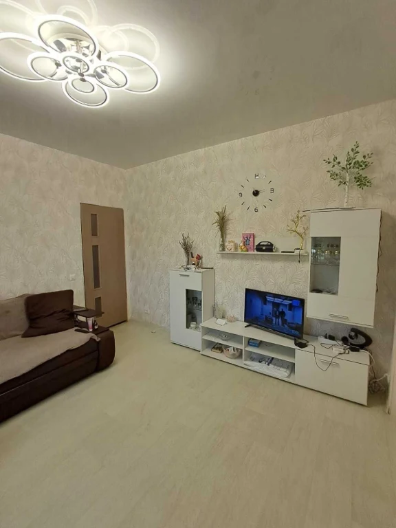 Продам 2-х комнатную в центре