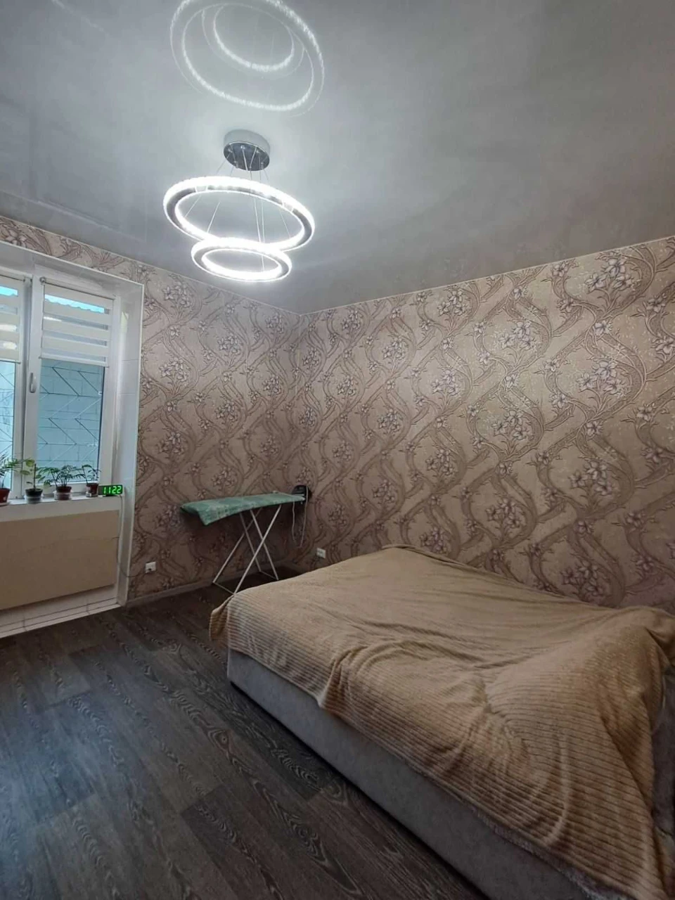 Продам 2-х комнатную в центре