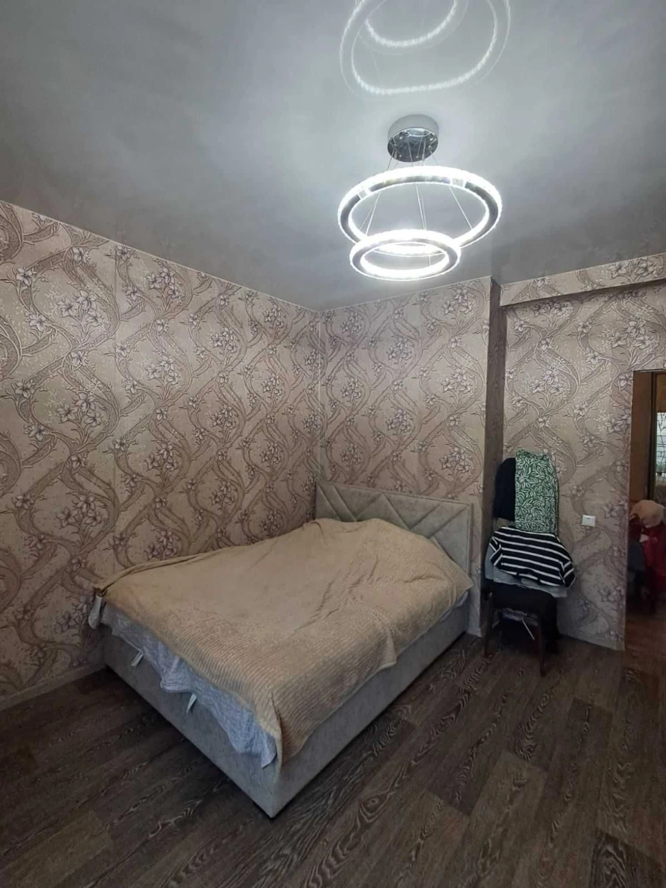 Продам 2-х комнатную в центре