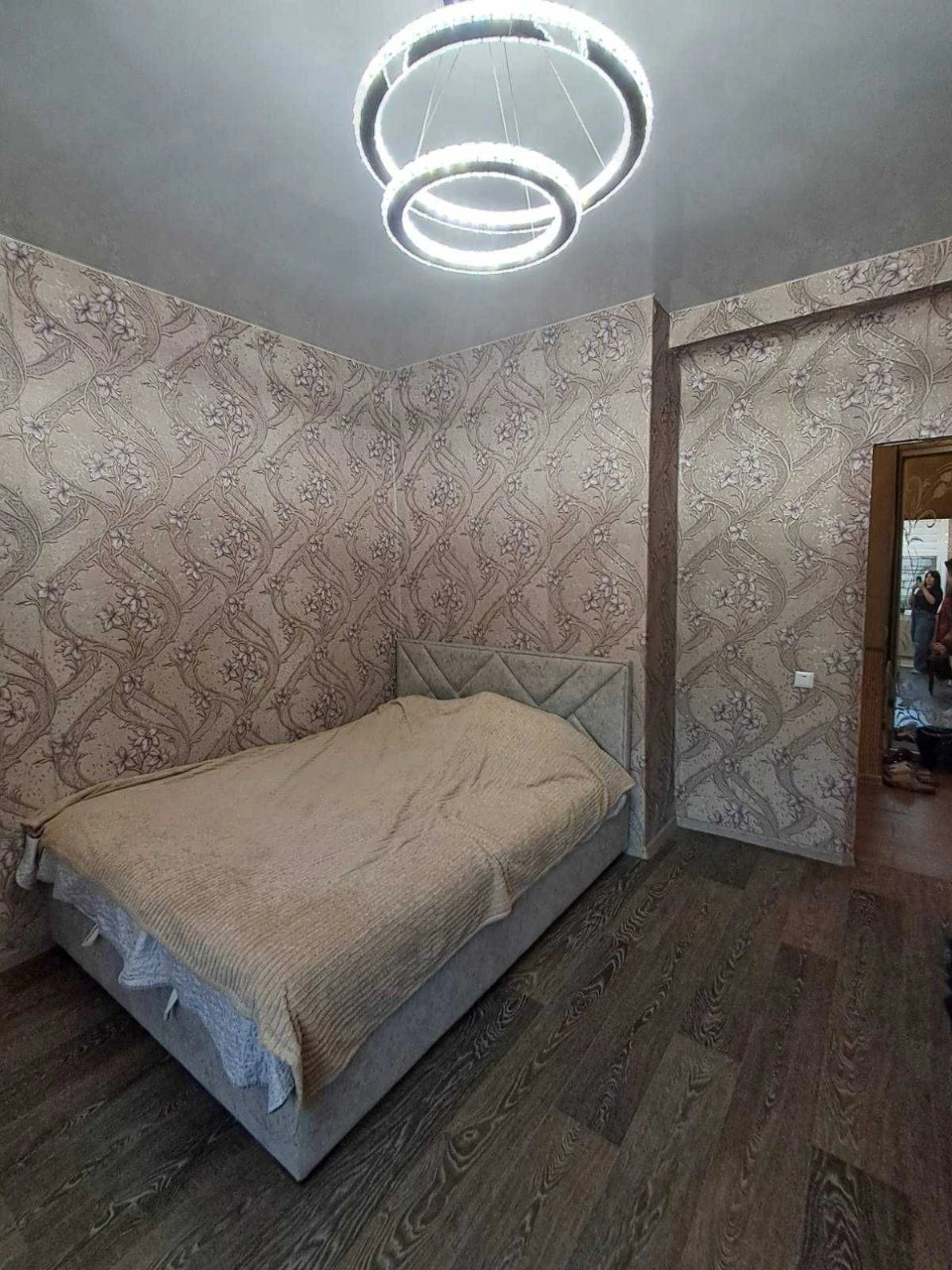 Продам 2-х комнатную в центре