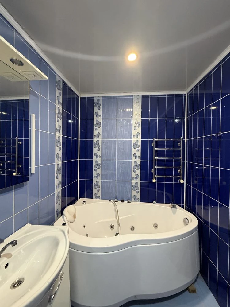3-bedroom apartment with gas heating on the Left Bank!