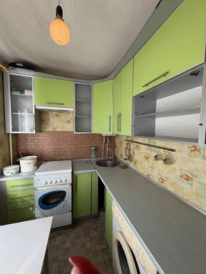 Продам 2-кімнатну квартиру в Камянському, 3/5, Максим Чиженка, меблі, техніка